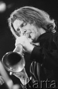28.11.1998, Kalisz, Polska.
25. Międzynarodowy Festiwal Pianistów Jazzowych. Michaił Alperin Moscow Art Trio. Na zdjęciu Arkady Shilkloper.
Fot. Stanisław Kulawiak, zbiory Ośrodka KARTA