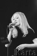 28.11.1998, Kalisz, Polska.
25. Międzynarodowy Festiwal Pianistów Jazzowych. Kuba Stankiewicz Quartet i Inga Lewandowska (na zdjęciu).
Fot. Stanisław Kulawiak, zbiory Ośrodka KARTA