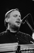28.11.1998, Kalisz, Polska.
25. Międzynarodowy Festiwal Pianistów Jazzowych. Michaił Alperin Moscow Art Trio. Na zdjęciu Siergiej Starostin.
Fot. Stanisław Kulawiak, zbiory Ośrodka KARTA