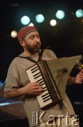 28.11.1998, Kalisz, Polska.
25. Międzynarodowy Festiwal Pianistów Jazzowych. Michaił Alperin Moscow Art Trio. Na zdjęciu pianista Michaił Alperin.
Fot. Stanisław Kulawiak, zbiory Ośrodka KARTA