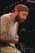 28.11.1998, Kalisz, Polska.
25. Międzynarodowy Festiwal Pianistów Jazzowych. Michaił Alperin Moscow Art Trio. Na zdjęciu pianista Michaił Alperin.
Fot. Stanisław Kulawiak, zbiory Ośrodka KARTA