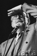 29.11.1998, Kalisz, Polska.
25. Międzynarodowy Festiwal Pianistów Jazzowych. Na zdjęciu fotograf i dziennikarz muzyczny Marek Karewicz.
Fot. Stanisław Kulawiak, zbiory Ośrodka KARTA