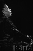 29.11.1998, Kalisz, Polska.
25. Międzynarodowy Festiwal Pianistów Jazzowych. Na zdjęciu pianistka i wokalistka Amina Claudine Myer.
Fot. Stanisław Kulawiak, zbiory Ośrodka KARTA