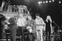 28.11.1998, Kalisz, Polska.
25. Międzynarodowy Festiwal Pianistów Jazzowych. Kuba Stankiewicz Quartet i Inga Lewandowska.
Fot. Stanisław Kulawiak, zbiory Ośrodka KARTA