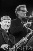 27.11.1999, Kalisz, Polska.
26. Międzynarodowy Festiwal Pianistów Jazzowych. Na zdjęciu saksofonista Wojciech Staroniewicz i skrzypek Maciej Strzelczyk.
Fot. Stanisław Kulawiak, zbiory Ośrodka KARTA