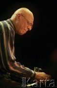 28.11.1999, Kalisz, Polska.
26. Międzynarodowy Festiwal Pianistów Jazzowych. Występ Kirk Lightsey Trio, na zdjęciu pianista Kirk Lightsey.
Fot. Stanisław Kulawiak, zbiory Ośrodka KARTA