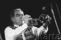 24.11.2000, Kalisz, Polska.
27. Międzynarodowy Festiwal Pianistów Jazzowych. Występ Jazz Band Ball Orchestra. Na zdjęciu trębacz Jan Kudyk.
Fot. Snisław Kulawiak, zbiory Ośrodka KARTA