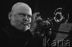 30.11.2001, Kalisz, Polska.
28. Międzynarodowy Festiwal Pianistów Jazzowych. Na zdjęciu trębacz Andrzej Przybielski.
Fot. Stanisław Kulawiak, zbiory Ośrodka KARTA