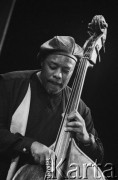 02.12.2001, Kalisz, Polska.
28. Międzynarodowy Festiwal Pianistów Jazzowych. Występ Alex Wilson Quintet, na zdjęciu Neville Malcolm.
Fot. Stanisław Kulawiak, zbiory Ośrodka KARTA