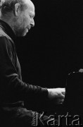 02.12.2001, Kalisz, Polska.
28. Międzynarodowy Festiwal Pianistów Jazzowych. Na zdjęciu pianista Art Lande.
Fot. Stanisław Kulawiak, zbiory Ośrodka KARTA