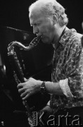02.12.2001, Kalisz, Polska.
28. Międzynarodowy Festiwal Pianistów Jazzowych. Na zdjęciu multiinstrumentalista Paul McCandless.
Fot. Stanisław Kulawiak, zbiory Ośrodka KARTA