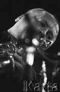 29.11.2002, Kalisz, Polska.
29. Międzynarodowy Festiwal Pianistów Jazzowych. Na scenie Leonid Shinkarenko Septet. Na zdjęciu Vytautas Labutis.
Fot. Stanisław Kulawiak, zbiory Ośrodka KARTA