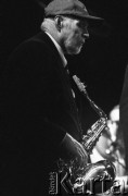 30.11.2002, Kalisz, Polska.
29. Międzynarodowy Festiwal Pianistów Jazzowych. Andrzej Trzaskowski Sextet i Jan Ptaszyn Wróblewski (na zdjęciu).
Fot. Stanisław Kulawiak, zbiory Ośrodka KARTA