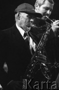 30.11.2002, Kalisz, Polska.
29. Międzynarodowy Festiwal Pianistów Jazzowych. Andrzej Trzaskowski Sextet i Jan Ptaszyn Wróblewski (na zdjęciu z lewej). Z prawej Robert Majewski.
Fot. Stanisław Kulawiak, zbiory Ośrodka KARTA