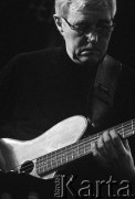 28.11.2003, Kalisz, Polska.
30. Międzynarodowy Festiwal Pianistów Jazzowych. Występ  Lelaja Trio, na zdjęciu Bo Stief.
Fot. Stanisław Kulawiak, zbiory Ośrodka KARTA