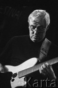 28.11.2003, Kalisz, Polska.
30. Międzynarodowy Festiwal Pianistów Jazzowych. Występ Lelaja Trio, na zdjęciu Bo Stief.
Fot. Stanisław Kulawiak, zbiory Ośrodka KARTA