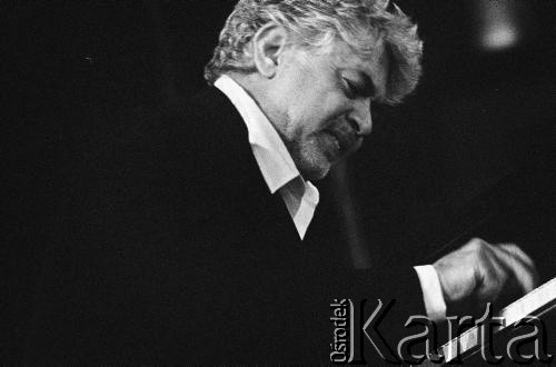 30.11.2003, Kalisz, Polska.
30. Międzynarodowy Festiwal Pianistów Jazzowych. Występują pianiści Adam Makowicz i Monty Alexander (na zdjęciu).
Fot. Stanisław Kulawiak, zbiory Ośrodka KARTA