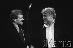 30.11.2003, Kalisz, Polska.
30. Międzynarodowy Festiwal Pianistów Jazzowych. Na scenie pianiści Adam Makowicz i Monty Alexander (od lewej).
Fot. Stanisław Kulawiak, zbiory Ośrodka KARTA