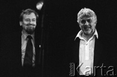 30.11.2003, Kalisz, Polska.
30. Międzynarodowy Festiwal Pianistów Jazzowych. Na scenie pianiści Adam Makowicz i Monty Alexander (od lewej).
Fot. Stanisław Kulawiak, zbiory Ośrodka KARTA