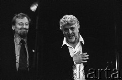 30.11.2003, Kalisz, Polska.
30. Międzynarodowy Festiwal Pianistów Jazzowych. Na scenie pianiści Adam Makowicz i Monty Alexander (od lewej).
Fot. Stanisław Kulawiak, zbiory Ośrodka KARTA