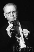 30.11.2003, Kalisz, Polska.
30. Międzynarodowy Festiwal Pianistów Jazzowych. Występ Holzman Band, na zdjęciu krytyk muzyczny Paweł Brodowski.
Fot. Stanisław Kulawiak, zbiory Ośrodka KARTA