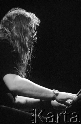 27.11.2004, Kalisz, Polska.
31. Międzynarodowy Festiwal Pianistów Jazzowych. Występują Vitold Rek i Vladislav Sendetzki. Na zdjęciu Vladislav Sendetzki.
Fot. Stanisław Kulawiak, zbiory Ośrodka KARTA