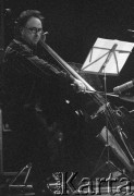 27.11.2004, Kalisz, Polska.
31. Międzynarodowy Festiwal Pianistów Jazzowych. Występują Vitold Rek i Vladislav Sendetzki. Na zdjęciu Vitold Rek.
Fot. Stanisław Kulawiak, zbiory Ośrodka KARTA