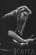 27.11.2004, Kalisz, Polska.
31. Międzynarodowy Festiwal Pianistów Jazzowych. Występują Vitold Rek i Vladislav Sendetzki. Na zdjęciu Vladislav Sendetzki.
Fot. Stanisław Kulawiak, zbiory Ośrodka KARTA