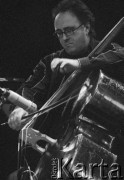 27.11.2004, Kalisz, Polska.
31. Międzynarodowy Festiwal Pianistów Jazzowych. Występują Vitold Rek i Vladislav Sendetzki. Na zdjęciu Vitold Rek.
Fot. Stanisław Kulawiak, zbiory Ośrodka KARTA