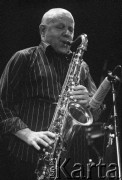 27.11.2004, Kalisz, Polska.
31. Międzynarodowy Festiwal Pianistów Jazzowych. Występują Vitold Rek i Vladislav Sendetzki. Na zdjęciu Gerd Dudek.
Fot. Stanisław Kulawiak, zbiory Ośrodka KARTA