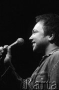 2000, Ostrzeszów, Polska.
Ostrzeszowskie Centrum Kultury, występ Mieczysława Szcześniaka.
Fot. Stanisław Kulawiak, zbiory Ośrodka KARTA