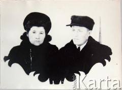 Lata 50., Białoruska SRR, ZSRR.
Władysława Zasztoft (z d. Hryniewicz) z mężem Franciszkiem Zasztoftem.
Fot. NN, zbiory Archiwum Historii Mówionej Ośrodka KARTA i Domu Spotkań z Historią, udostępniła Władysława Zasztoft w ramach projektu 