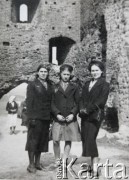 Przed 1939, Nowogródek, Polska.
Grupa kobiet. 1. z prawej Antonina Bułat, matka Oktawii Pietuchowskiej.
Fot. NN, zbiory Archiwum Historii Mówionej Ośrodka KARTA i Domu Spotkań z Historią, udostępniła Oktawia Pietuchowska w ramach projektu 