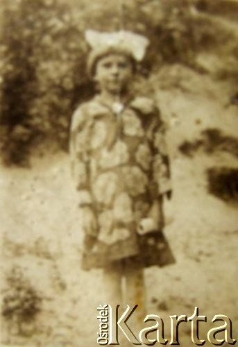 Poł. lat 20., Kranosielce k/Brasławia, woj. wileńskie, Polska.
Monika Kużel (Szłabun).
Fot. NN, zbiory Archiwum Historii Mówionej Ośrodka KARTA i Domu Spotkań z Historią, udostępniła Monika Szłabun w ramach projektu 