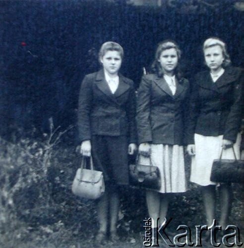 Lata 30., Miory, Polska.
Genowefa Janukowicz (1. z lewej) z przyjaciółkami.
Fot. NN, zbiory Archiwum Historii Mówionej Ośrodka KARTA i Domu Spotkań z Historią, udostępniła Genowefa Janukowicz w ramach projektu 