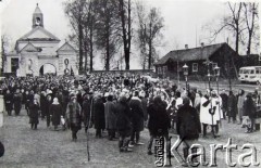 Lata 50., Konstantynów, Białoruska SRR, ZSRR.
Pogrzeb ks. Antoniego Szuby.
Fot. NN, zbiory Archiwum Historii Mówionej Ośrodka KARTA i Domu Spotkań z Historią, udostępnił Henryk Skuriat w ramach projektu 