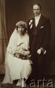Przed 1939, brak miejsca.
Antonina Zwołyńska z mężem.
Fot. NN, zbiory Archiwum Historii Mówionej Ośrodka KARTA i Domu Spotkań z Historią, udostępniła Janina Szumiłło w ramach projektu 