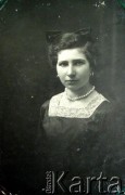 Przed 1939, Kowno, Republika Litewska.
Portret Antoniny Zwołyńskiej.
Fot. NN, zbiory Archiwum Historii Mówionej Ośrodka KARTA i Domu Spotkań z Historią, udostępniła Janina Szumiłło w ramach projektu 