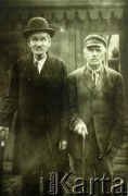 Przed 1939, brak miejsca.
Portret dwóch mężczyzn.
Fot. NN, zbiory Archiwum Historii Mówionej Ośrodka KARTA i Domu Spotkań z Historią, udostępniła Janina Szumiłło w ramach projektu 