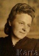 Sierpień 1926, brak miejsca.
Portret kobiety o imieniu Zofia, koleżanki Janiny Szumiłło.
Fot. NN, zbiory Archiwum Historii Mówionej Ośrodka KARTA i Domu Spotkań z Historią, udostępniła Janina Szumiłło w ramach projektu 