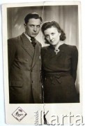 Lata 40., Kowno, Litewska SRR, ZSRR.
Waleria Walukiewicz (z d. Grabowska) z mężem.
Fot. NN, zbiory Archiwum Historii Mówionej Ośrodka KARTA i Domu Spotkań z Historią, udostępniła Waleria Walukiewicz w ramach projektu 