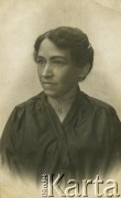 Ok. 1925, Lwów, Polska.
Hermina Bryła (z d. Gabriel) - babcia Bogusławy Bryły-Czerny. 
Fot. NN, zbiory Archiwum Historii Mówionej Ośrodka KARTA i Domu Spotkań z Historią, udostępniła Bogusława Bryła-Czerna w ramach projektu 