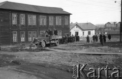 1955-1957, Workuta, Komi ASRR, ZSRR.
Pogrzeb jednego z zesłańców. Orszak pogrzebowy. 
Fot. Eugeniusz Cydzik, udostępnił Eugeniusz Cydzik w ramach projektu 