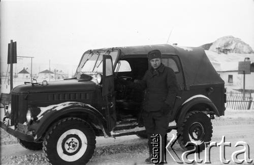 1955-1957, Workuta, Komi ASRR, ZSRR.
Mężczyzna przy samochodzie.
Fot. Eugeniusz Cydzik, udostępnił Eugeniusz Cydzik w ramach projektu 