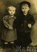 Brak daty, Ukraińska SRR, ZSRR.
Nina i Rościsław Debopre, siostrzeńcy Czesławy Tyski.
Fot. NN, zbiory Archiwum Historii Mówionej Ośrodka KARTA i Domu Spotkań z Historią, udostępniła Czesława Tyska w ramach projektu 