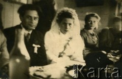 Lata 40./50., ZSRR.
Ślub Bronisławy Gniećko z d. Posadzkiej.
Fot. NN, zbiory Archiwum Historii Mówionej Ośrodka KARTA i Domu Spotkań z Historią, udostępniła Bronisława Gniećko w ramach projektu 