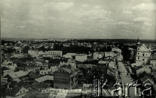 1920-1939, Pińsk, woj. poleskie, Polska.
Panorama miasta od ulicy Kościuszki.
Fot. NN, zbiory Archiwum Historii Mówionej Ośrodka KARTA i Domu Spotkań z Historią, udostępniła Albina Smołko w ramach projektu 