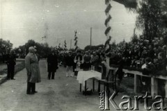 1932, Pińsk, woj. poleskie, Polska.
Otwarcie mostu na Pinie. Kolekcja Zenona Smołko.
Fot. NN, zbiory Archiwum Historii Mówionej Ośrodka KARTA i Domu Spotkań z Historią, udostępniła Albina Smołko w ramach projektu 