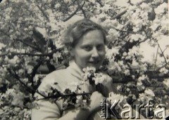 Lata 50., Pińsk, Białoruska SRR, ZSRR.
Urszula Szymańska – siostra Barbary Szymańskiej.
Fot. NN, zbiory Archiwum Historii Mówionej Ośrodka KARTA i Domu Spotkań z Historią, udostępniła Barbara Szymańska w ramach projektu 