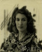 Ok. 1948, Buczacz, Ukraińska SRR, ZSRR.
Portret Haliny Wiśniewskiej.
Fot. NN, zbiory Archiwum Historii Mówionej Ośrodka KARTA i Domu Spotkań z Historią, udostępniła Halina Wiśniewska w ramach projektu 
